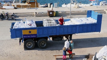 Καθαρίστηκαν δύσβατες παραλίες στην Πάτμο