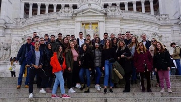 Στην... Ιταλία έφθασαν τα εκπαιδευτήρια “Πυθαγόρας”