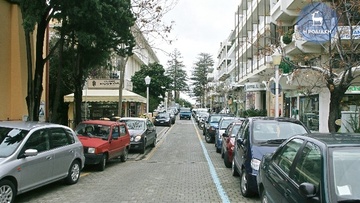 Από σήμερα ξεκινά το εορταστικό ωράριο λειτουργίας των καταστημάτων
