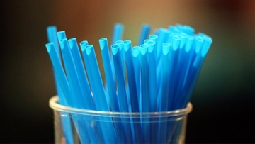 Τέλος στα πλαστικά μιας χρήσης από τις 3 Ιουλίου