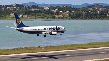 Ryanair: Συρρικνώνει την παρουσία της στην Ελλάδα - Κρατάει μόνο δύο πτήσεις εσωτερικού