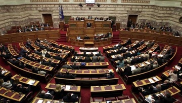 Ψήφος εμπιστοσύνης και διαιτητές