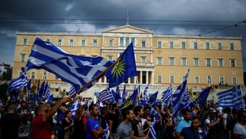 Πολιτικός αχταρμάς και Μακεδονικό