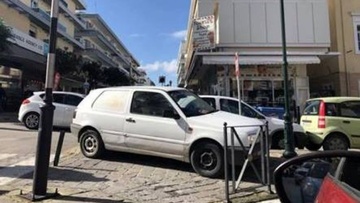 Από τα... ωραία παρκαρίσματα στη Ρόδο!