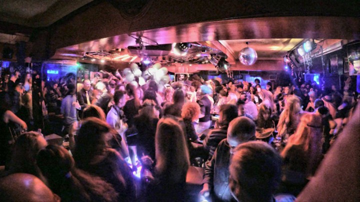 Σε καρναβαλικούς ρυθμούς η Disco Elli στη Ρόδο | Η ΡΟΔΙΑΚΗ