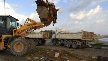Τόνους με σκουπίδια μάζεψαν από τον καταυλισμό των ΡΟΜΑ τα συνεργεία του δήμου Ρόδου