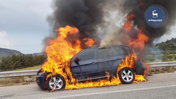 Ζητά αποζημίωση 800.000 ευρώ για τη φωτιά στο αυτοκίνητό του