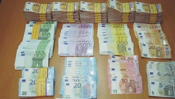 Ταξίδευε από τη Ρόδο έχοντας  στη βαλίτσα της 120.000 ευρώ