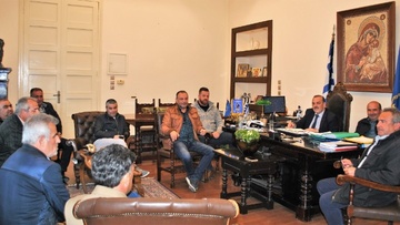 Συνάντηση του δημάρχου Ρόδου με τους επαγγελματίες ταξιτζήδες
