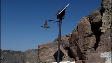 Εγκατάσταση φωτοβολταϊκών συστημάτων φωτισμού στη Νίσυρο