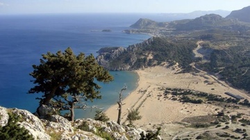 Διαμαρτυρία για την παραλία της Τσαμπίκας