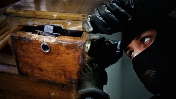 Έβαλαν «στο μάτι» τα παγκάρια της Πάτμου