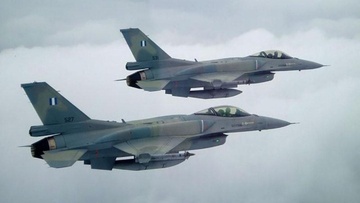 Τουρκικά F-16 παρενόχλησαν το ελικόπτερο που μετέφερε τον Αρχηγό ΓΕΣ