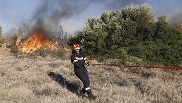 Πολύ υψηλός κίνδυνος πυρκαγιάς το Σάββατο στην Π.Ε Ρόδου