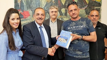 Στον δήμαρχο Ρόδου, οι μαθητές του Δημοτικού Σχολείου Ολύμπου Διαφανείου Καρπάθου 