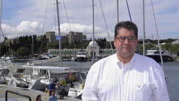 X. Kόκκινος: «Προεκλογικές περιοδείες με ιδιωτικά ελικόπτερα στα πλαίσια του… "νέου ήθους και ύφους"»