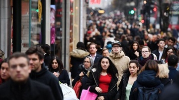 Η ενθάρρυνση της ενασχόλησης των νέων με τα κοινά:  Το δικαίωμα ψήφου στους νέους 17 ετών
