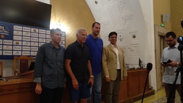 Νίκος Γκάλης: «Είμαι πολύ χαρούμενους που βρίσκομαι ξανά στη Ρόδο, την  πατρίδα του πατέρα μου»