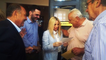 Μια φωτογραφία πριν δεκαετίες στη Ρόδο που προκάλεσε συγκίνηση στη Φώφη Γεννηματά