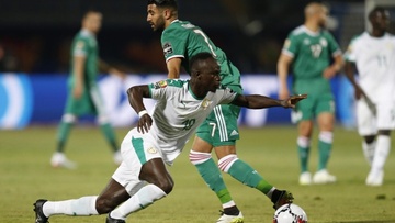 Αμυνα εναντίον επίθεσης στον τελικό του Copa Africa