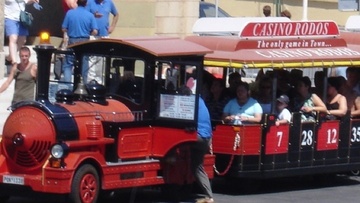 Ρόδος: Γεμάτα τα ξενοδοχεία αλλά τα καταστήματα παραμένουν άδεια