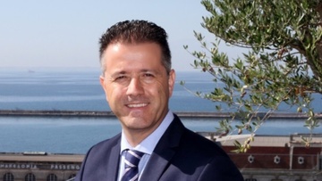 Πώς σχολιάζει ο πρόεδρος της ΠΟΞ την πολιτική της Booking.com