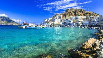 Τα δύο ελληνικά νησιά που αυξάνουν και φέτος τους τουρίστες τους και η "έκπληξη" της Καρπάθου