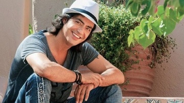 Ο Διονύσης Σχοινάς  στο Santa Marina Rhodes