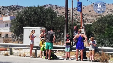 Bus Stop... «ο Θεός βοηθός» στη Ρόδο
