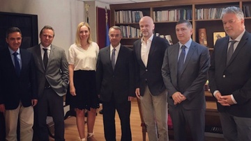 ΦΠΑ, φόρος διαμονής και Airbnb τέθηκαν στον υπουργό Οικονομικών