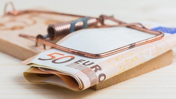 Έφοδος εφοριακών σε τουριστικό γραφείο της Ρόδου