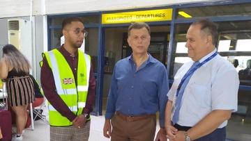 Παρέμβαση δημάρχου Κω για τους Βρετανούς τουρίστες στο αεροδρόμιο
