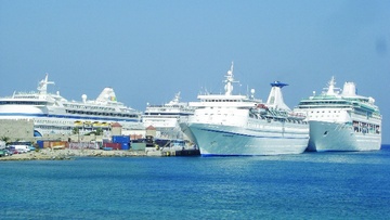 Ο Μάνος Κόνσολας για την απαγόρευση των κρουαζιερόπλοιων και ημερόπλοιων στα ελληνικά λιμάνια