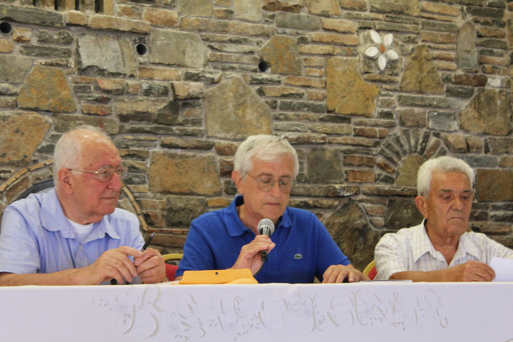 Ο Massimo Memola, με τους Μανώλη Κασσώτη (αριστερά) και Θεοχάρη Χαροκόπο, αναφέρεται στους λόγους που τον ώθησαν να γράψει το βιβλίο