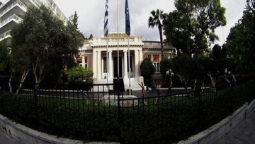 Μαξίμου: Αποσυμφόρηση των νησιών μέσω συνδρομής δήμων και περιφερειών