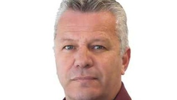 Ν. Φλοσκάκης: «Ο Β. Νικολίτσης έμαθε να λειτουργεί με το δικό του τρόπο, που παραπέμπει σε άλλες εποχές»
