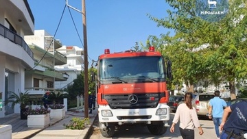Συμβαίνει τώρα: Φωτιά ξέσπασε σε διαμέρισμα στην πόλη της Ρόδου