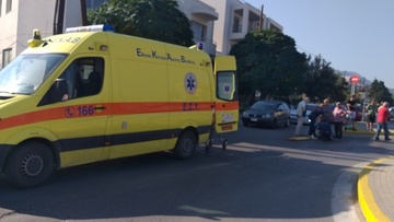 Σύγκρουση ΙΧ με δίκυκλο στην Κω - Διακομιδή στην Αθήνα για την οδηγό