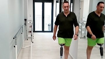 Έχασε το πόδι του αλλά ποτέ το χαμόγελό του