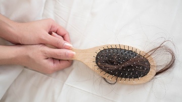 Άγχος και stress: Πώς επιδρούν στην υγεία των μαλλιών 