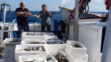 Ο Μουσουλμάνος που μοίρασε κι εφέτος ψάρια στον Πανορμίτη της Σύμης