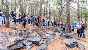 Μια υπέροχη ξενάγηση- πεζοπορία στον Αρχαιολογικό χώρο της Κυμισάλας