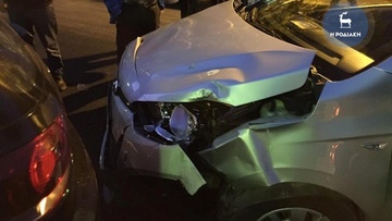 Τροχαίο ατύχημα με 4 εμπλεκόμενα οχήματα πριν λίγο στην οδό Κοδριγκτώνος