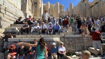 Τουρισμός: 16 δισ. ευρώ  τα τουριστικά έσοδα το 9μηνο,  +2 δισ. σε σχέση με πέρυσι
