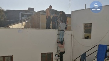 Καταδικάστηκαν έξι πρόσφυγες για τα επεισόδια στο Λιμεναρχείο