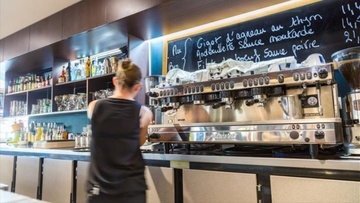 ΠΟΕΕΤ: Υπογραφή ΣΣΕ για τα τουριστικά-επισιτιστικά καταστήματα