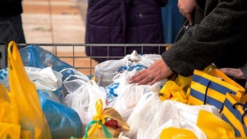 Δωρεά τροφίμων στη μνήμη του Φίλιππα Δελαπόρτα και του Αλέξη Τζαφέρη