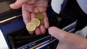Τα χρέη «γονατίζουν» τα ελληνικά νοικοκυριά - Τι δείχνει έρευνα της ΙΝΕ-ΓΣΕΕ