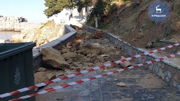 Κατολίσθηση στον δρόμο προς το εκκλησάκι του Αγίου Παύλου στη Λίνδο