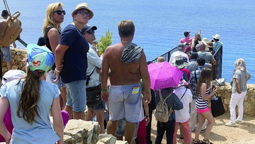 Θετικά τα μηνύματα από τους τουρ οπερέιτορ για τα νησιά μας